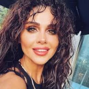 Gunel Zeynalova Ozum Bilerem